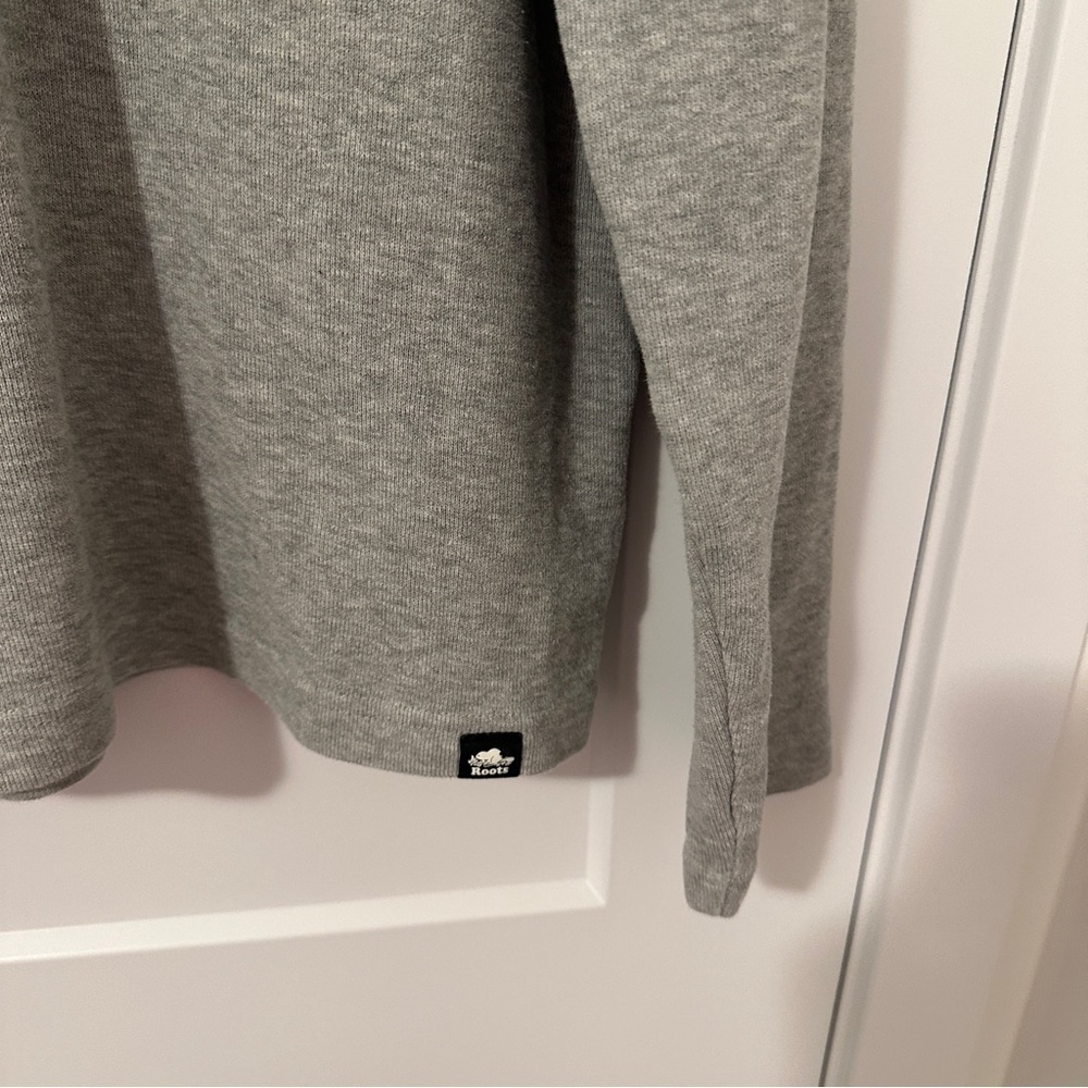 Roots Gray Crewneck Sweater Size Large Mens - Picture 3 of 7